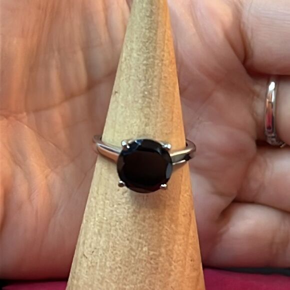 Thai Black Spinel Solitaire Ring and Pendant in Stainless Steel 9.10 ctw - Picture 5 of 14